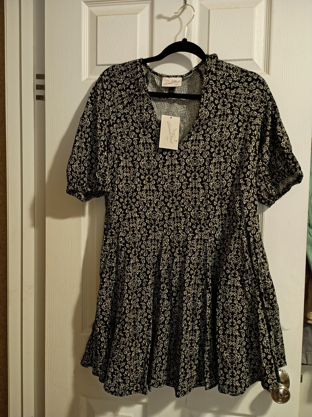 Universal Thread Black and White Floral V-Neck Mini Dress